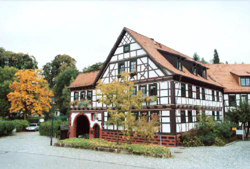 בית מלון כפרי Goldener Hirsch