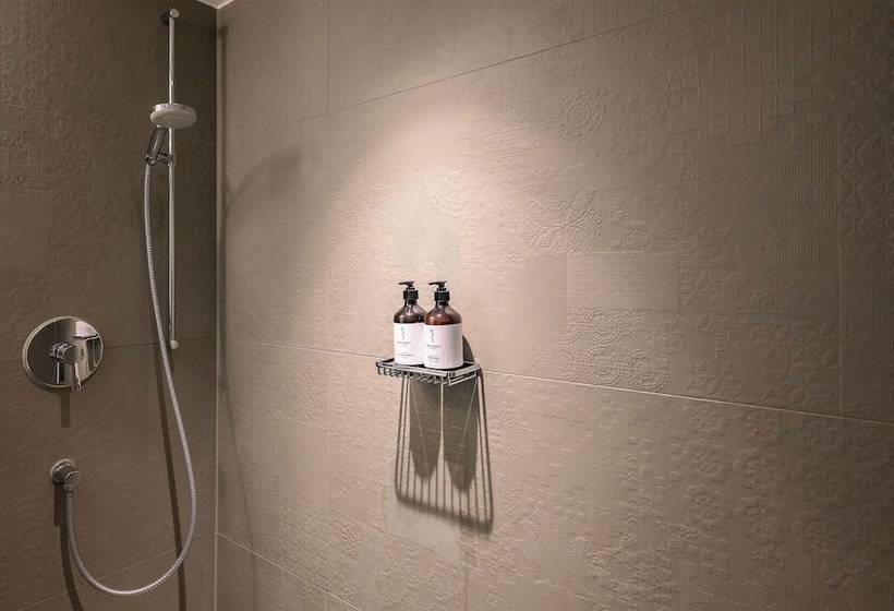 هتل Bob W Munich Schwabing