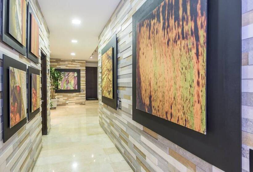 هتل Holiday Inn Express Bogotá   Parque La 93, An Ihg