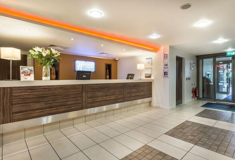 هتل Holiday Inn Express Colchester, An Ihg