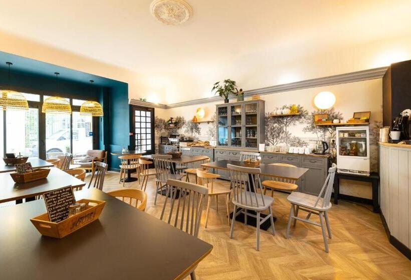 Отель Hôtel De La Paix