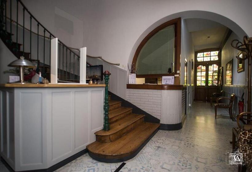 Отель Hôtel De La Paix