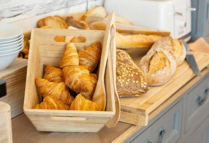 Отель Hôtel De La Paix