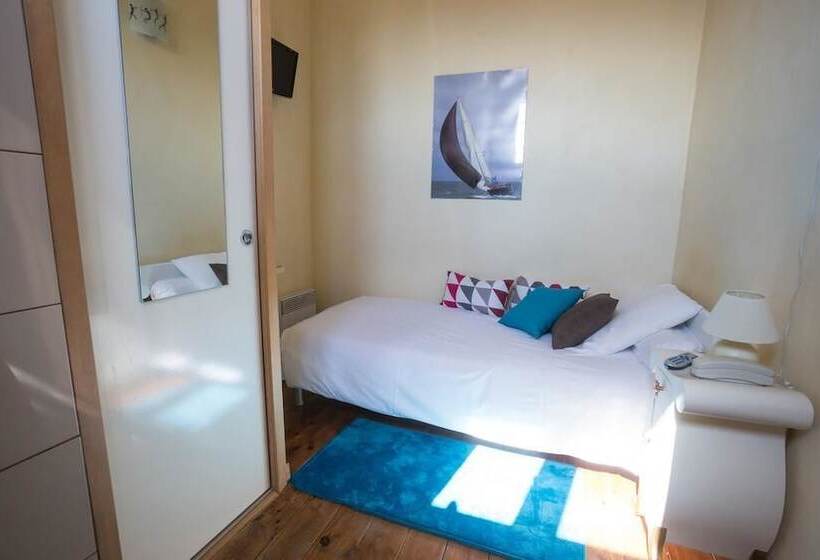 Отель Hôtel De La Paix