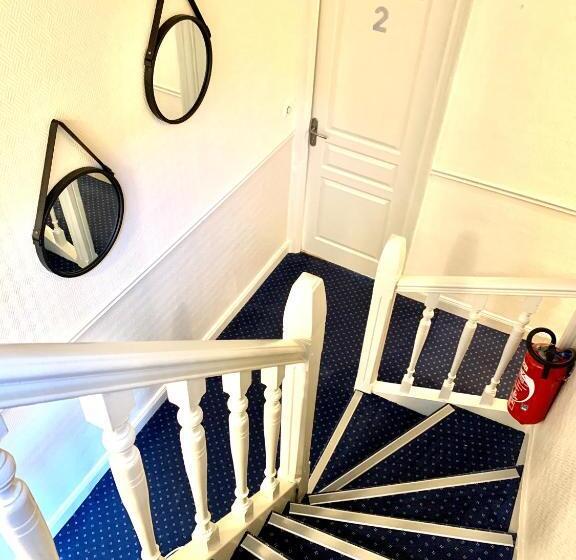 ホテル Hôtel Jules