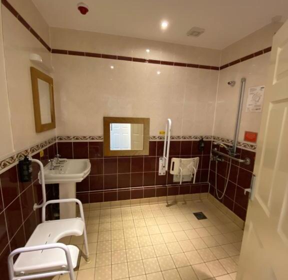 فندق Ibis Budget Bromsgrove