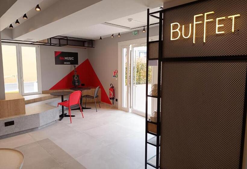 בית מלון כפרי Ibis Roquebrune Cap Martin Menton