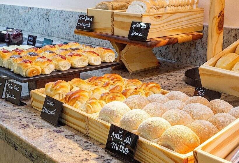 ホテル Ibis Styles Manaus