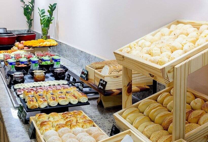 ホテル Ibis Styles Manaus