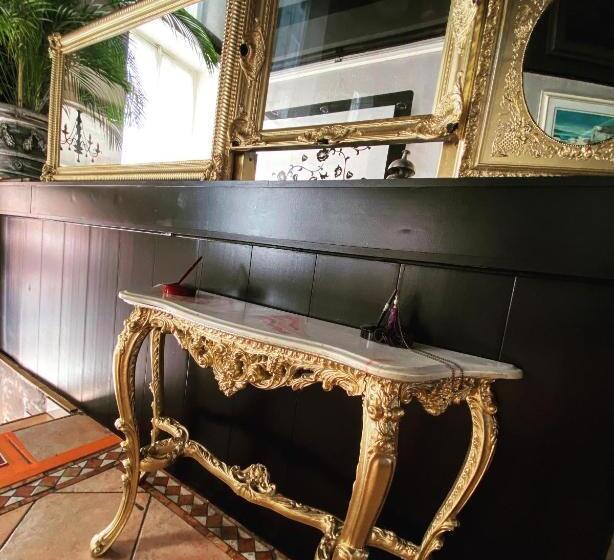 ホテル Interlaken