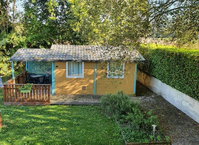 ホテル La Tour Du Loup