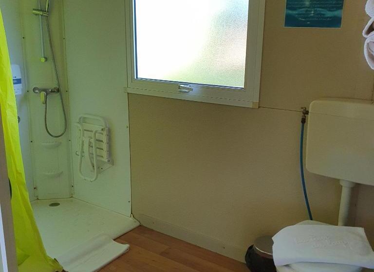 ホテル La Tour Du Loup