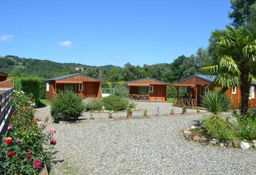 ホテル La Tour Du Loup