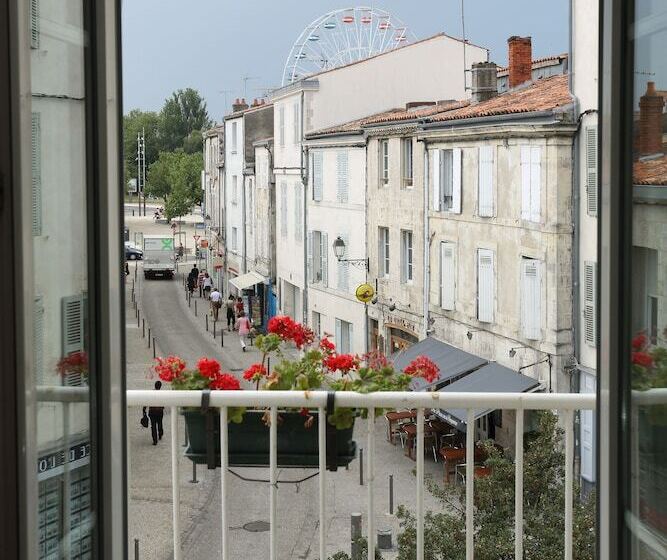 Отель Le Bord O Vieux Port