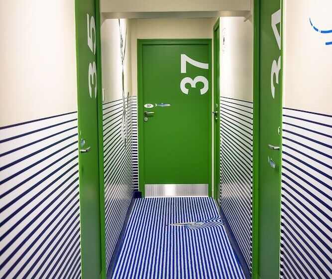 Отель Le Bord O Vieux Port