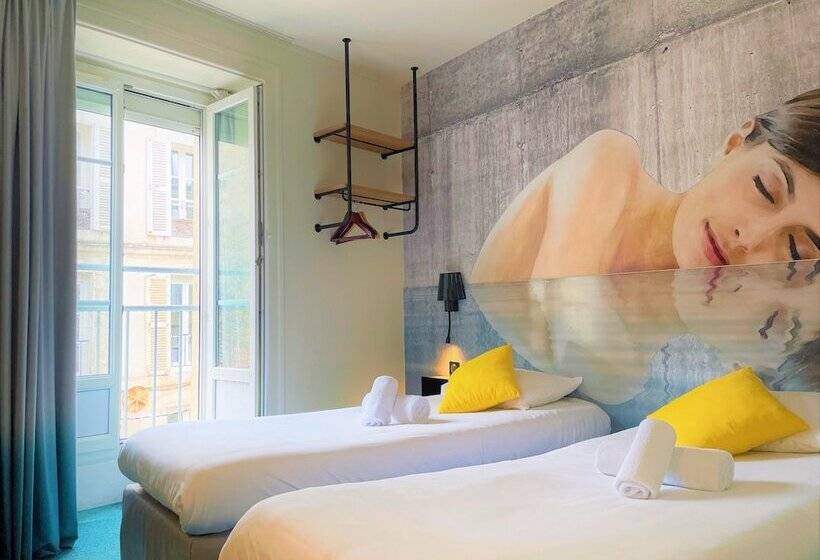 Отель Le Bord O Vieux Port