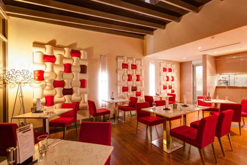 هتل Mantra Charles