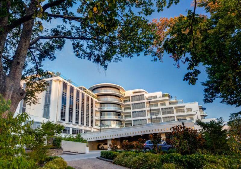 هتل Mantra Charles