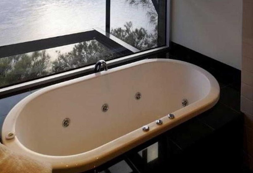 בית מלון כפרי Mona Pavilions