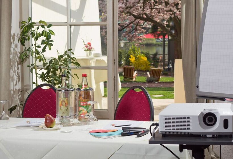 فندق Moselschlösschen Spa & Resort