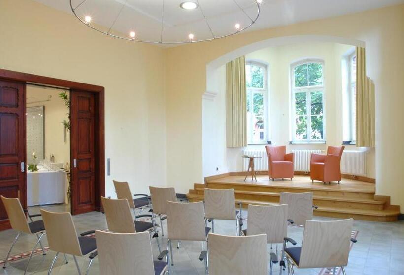 هتل Mutterhaus Düsseldorf