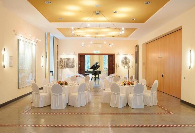 هتل Mutterhaus Düsseldorf