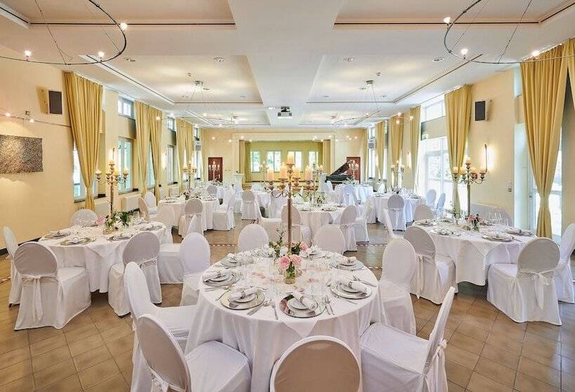 هتل Mutterhaus Düsseldorf