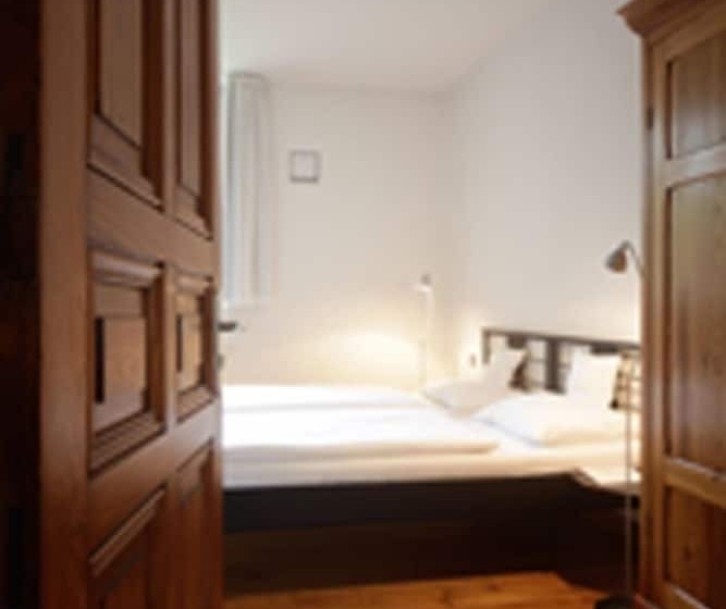 هتل Mutterhaus Düsseldorf