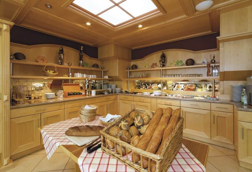 Panorama Hotel Am See