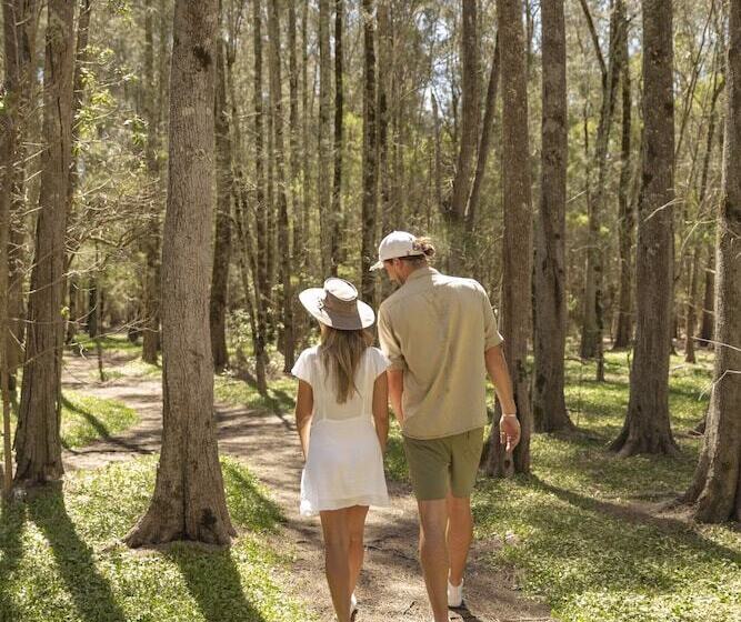 Отель Paperbark Camp