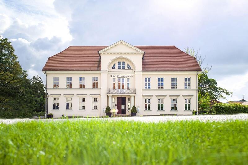 בית מלון כפרי Prinzenpalais Bad Doberan