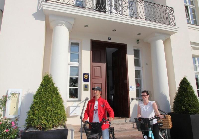 בית מלון כפרי Prinzenpalais Bad Doberan