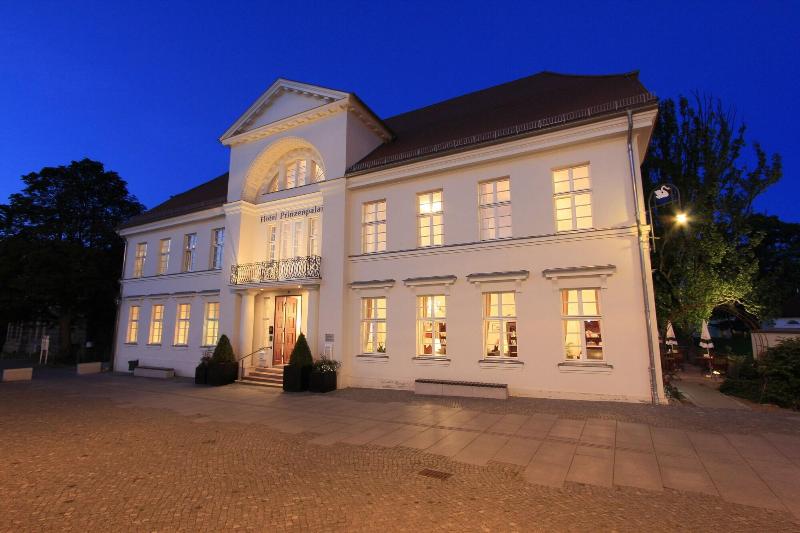 בית מלון כפרי Prinzenpalais Bad Doberan