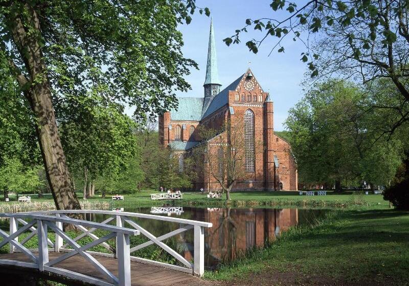 בית מלון כפרי Prinzenpalais Bad Doberan