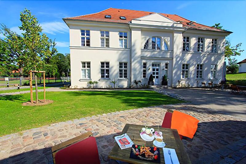 בית מלון כפרי Prinzenpalais Bad Doberan