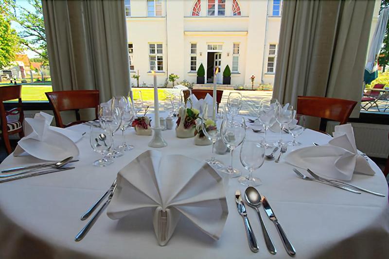 בית מלון כפרי Prinzenpalais Bad Doberan