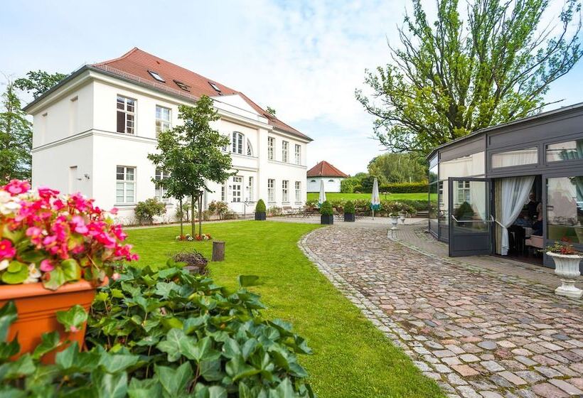 בית מלון כפרי Prinzenpalais Bad Doberan