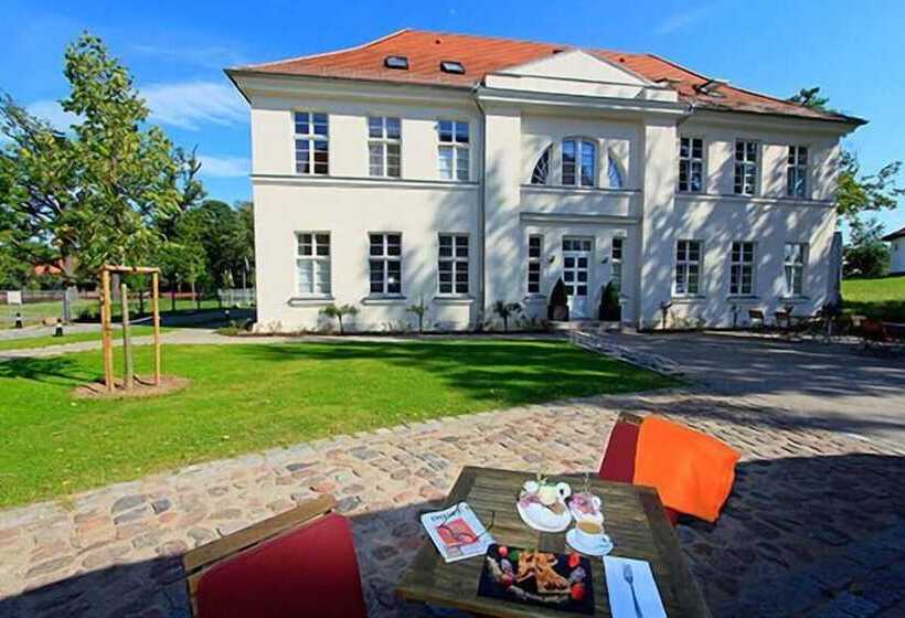 בית מלון כפרי Prinzenpalais Bad Doberan