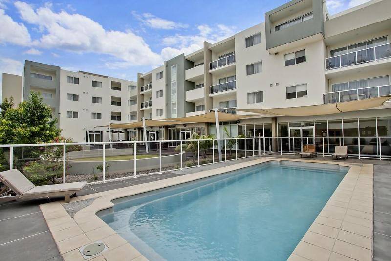 בית מלון כפרי Quality Suites Pioneer Sands