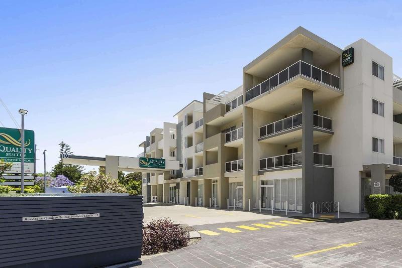 בית מלון כפרי Quality Suites Pioneer Sands