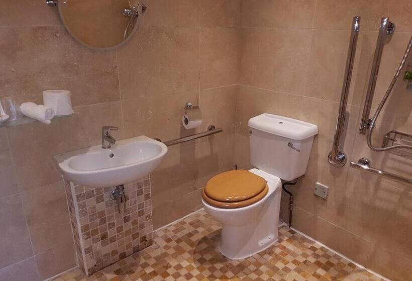 فندق Redhill House Brs Airport