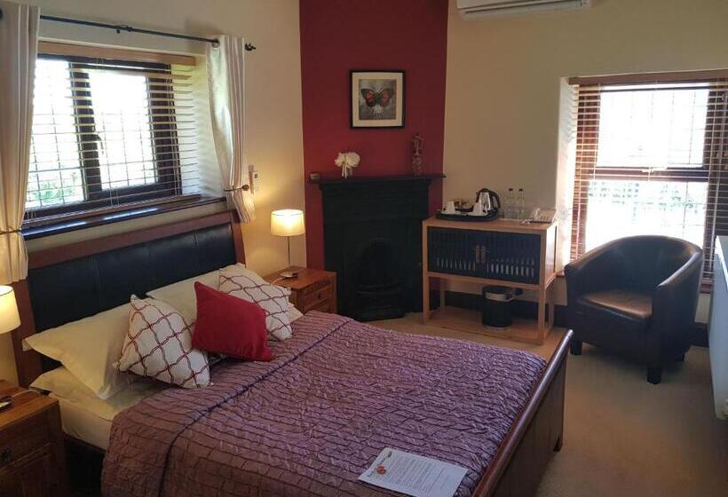 فندق Redhill House Brs Airport