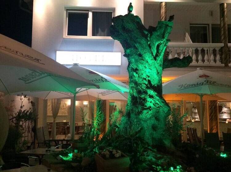 ホテル Restaurant Artemis