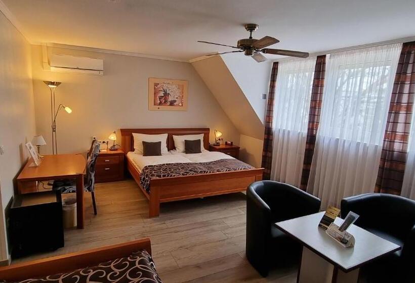 Отель Rhöner Land Garni Bed & Breakfast