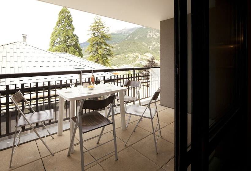 Отель Résidence Château Des Magnans By Nevesol