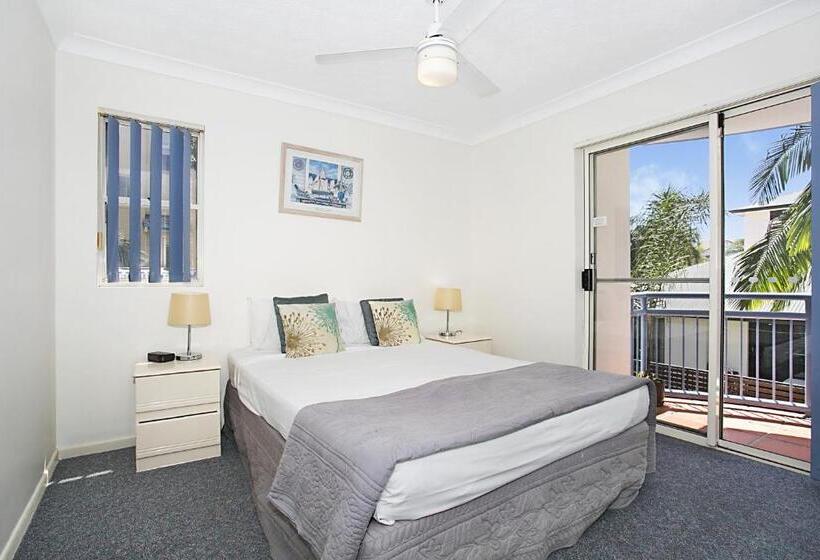 בית מלון כפרי Santana Resort Surfers Paradise