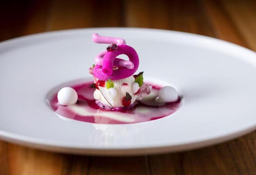 Отель Schloss Elmau Luxury Spa Retreat & Cultural Hideaway