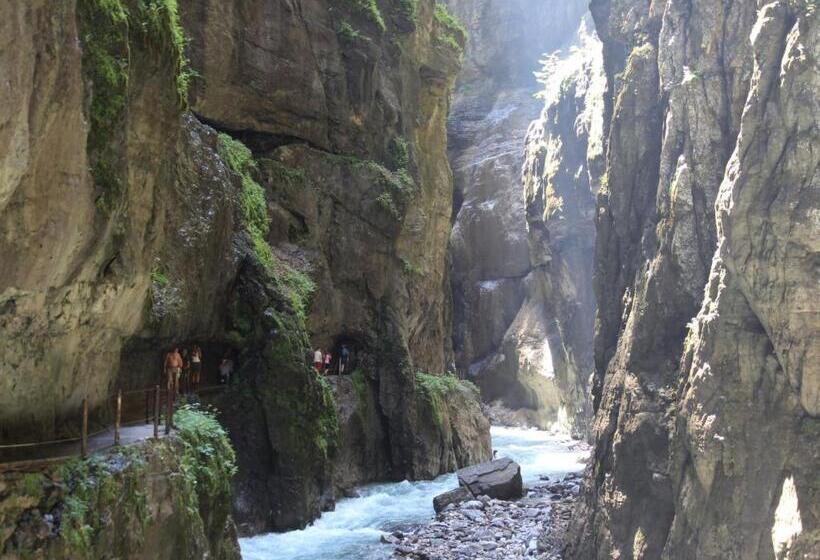 호텔 Schloss Elmau Luxury Spa Retreat & Cultural Hideaway