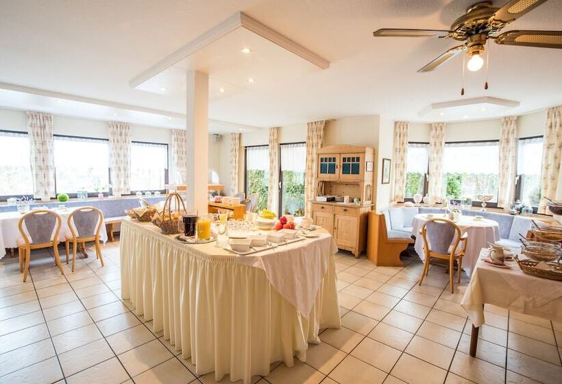 ホテル Gästehaus Schweizerhof