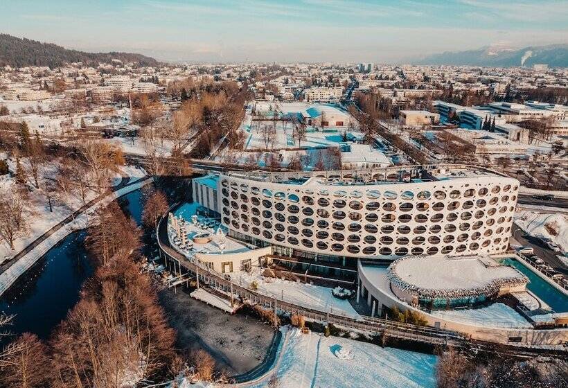 ホテル Das Seepark Wörthersee Resort